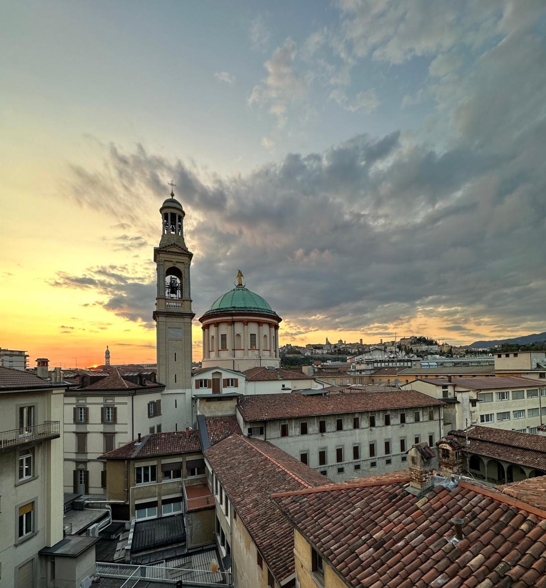 San Francesco Skyline Apartment Bergamo Exterior foto